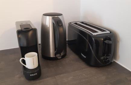 "Monplaisir", parking, canapé-lit neuf confortable, idéal voyages d'affaires et tourisme, proximité commerces, gare, Université Lyon 3 , Tram T2, T4 et C25 - Photo 27