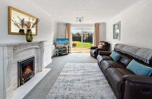 Amaya Nine Sleeps 7 Large 4 bed house - Bottesford - Foto 6