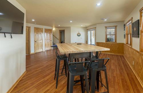 3BR Home w Hot Tub & Sunset Views Near SIUC - Foto 24