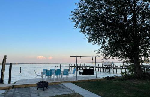 Waterfront Home with Private Beach, Stunning Views - Foto 16