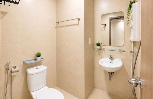 HQH Sea View Apartment - Photo 32