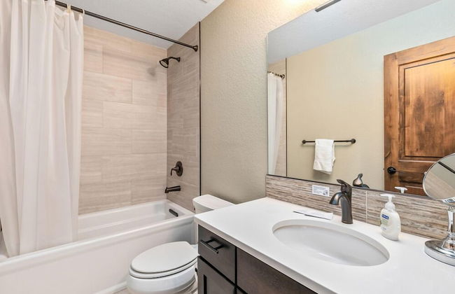 Spectacular Townhome Near Breweries and River District! - Foto 18