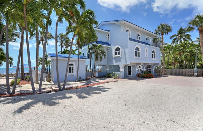 Luxury Beachfront Home With Pool In Islamorada 3 Bedroom Home by RedAwning - Photo 37