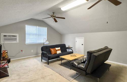 Cozy Home Away From Home - Pet-friendly, King bed - Foto 27