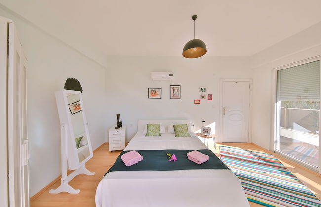 EV Apartments - Photo 3