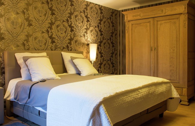 Walk Luxury Stay With Pool - Photo 11