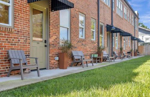 Modern, Insta-Worthy 2B Townhome in Walkable Springfield! - Photo 28