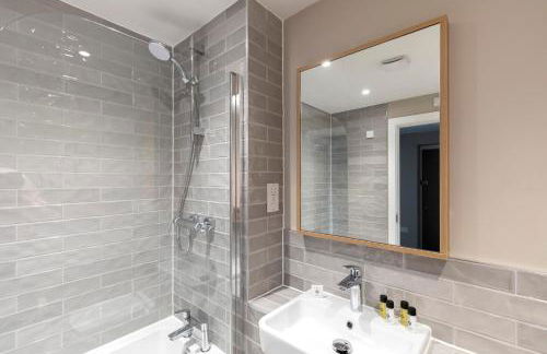 Elliot Oliver - Luxurious Two Bedroom Apartment With Parking - Foto 34