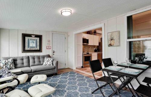 "Seaglass" Dazzles with Exceptional Bay Views! - Foto 7