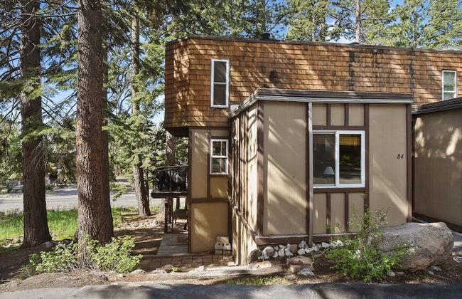 Tahoe City Getaway Minutes From Lake and Activities - Photo 28