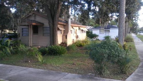 1 Beige Cozy Bungalow or 1 White Cozy Efficiency Cottage in Titusville - Foto 4