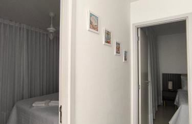 Apto Inteiro - Com roupa de cama e banho - Elevador - Garagem - Wi-fi - Vista Mar de todas as janelas e varanda - Foto 3