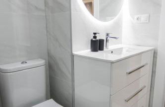 NEW! Luxury CITY CENTER & 2 BALCONIES - Foto 23