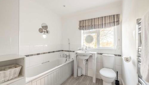 Large 6BR Home Sleeps 12 Free Parking & WiFi - Foto 5