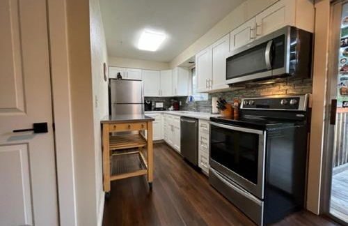 Photo Op with Sasquatch 2 min to walk Silver Mtn - Foto 4