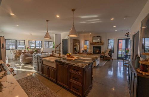 The DougOut Steps from Douglas Beach! - Foto 6