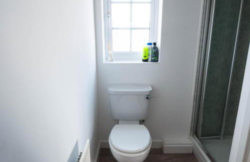 The Dakota - next to East Midlands Airport - Photo 19