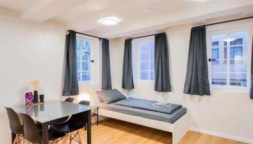 ALFA Stuttgart 2Z-Apartment 4 Betten SmartTV WLAN nahe Wasen Daimler l Bad & Küche l 2BR 4 beds kitchen bathroom - Foto 4, towels