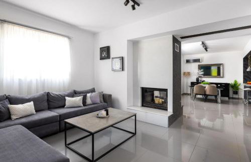 Niovis Villa - Photo 9