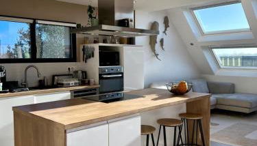 La maison des Macareux - 5 min des plages - Photo 2, stove, toaster, minibar