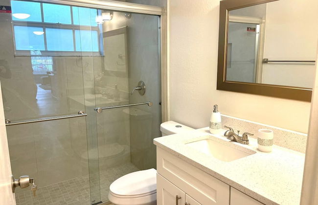 Three Bedroom Apartment #5 -- 5003 LBC -- Vusa Three Bedroom Condo Apartment - Foto 23