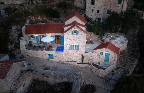 3 Bedroom Stunning Home In Zarace - Photo 2