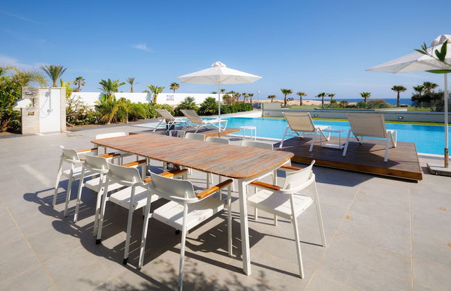 Tranquility Beachfront Villa - Photo 70