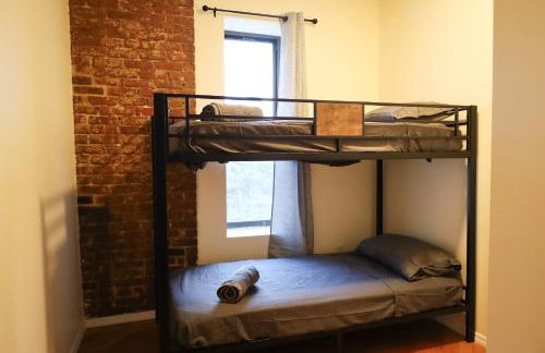 Family Friendly 4BR 2BA in Prime NYC Location - Foto 11