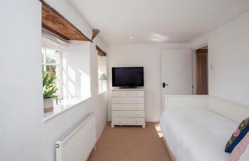 Charming Country House Nr Bath - Photo 34