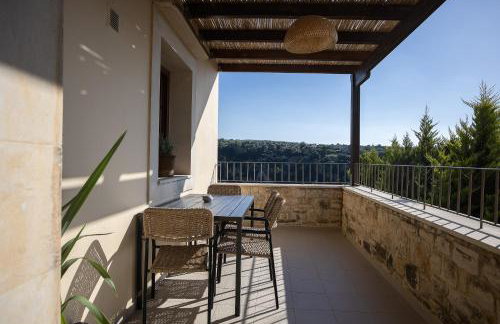 Ilys Home, a Country-chic Retreat with Pool & BBQ, By ThinkVilla - Photo 42