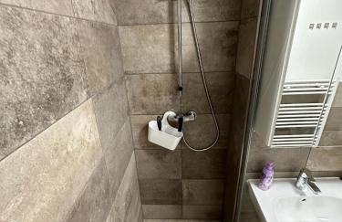 Beautiful and cosy apartment in central location with 2 balconies - Foto 14