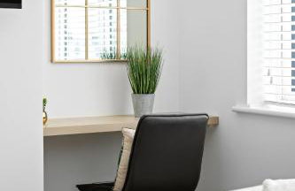 Luxury 4-Bed Family & Group Home-King or Twin Beds-Driveway, Garden-Near Gatwick - Foto 19