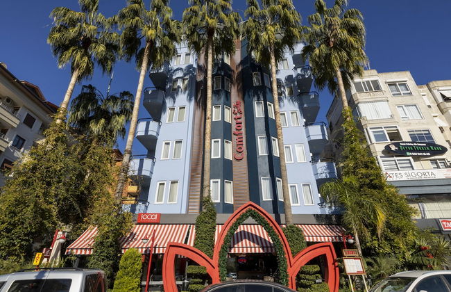 Comfort Suites - Photo 1