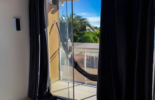 Casa Amarela Itaúna 4min da Praia que ocorre o WSL, 1min da pista de skate do LS, pracinha com parque infantil, quadra de futebol, tudo isso a 1 min da duplex, perto do comércio, wi-fi super rápido, estacionamento gratuito, monitoramento 24hrs - Foto 1