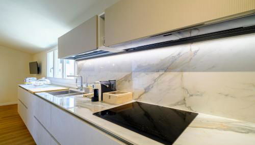 Roof33 Attico di Lusso in centro a Olbia - Photo 4, stove, dishwasher