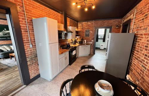 Historic, Stylish Getaway 2 blocks from Waterfront - Foto 15