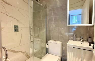 Super Modern Ground floor Flat near City centre - Foto 3