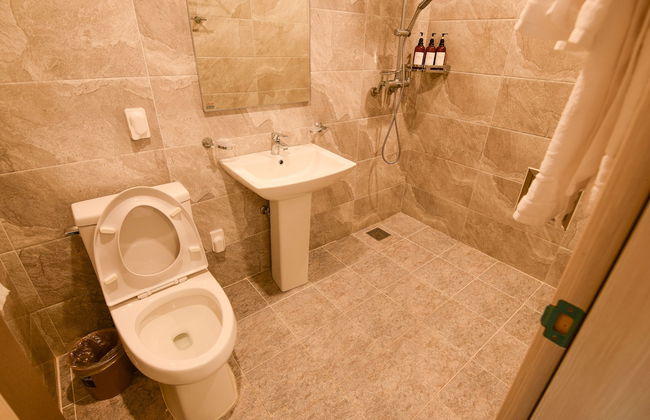 JnB Family Hotel - Photo 63