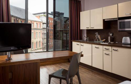 Roomzzz Leeds City - Foto 5