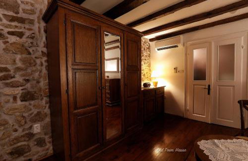 Old town house - Photo 24