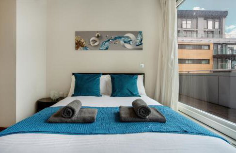 Contemporary Penthouse in Battersea Power Station - Photo 2