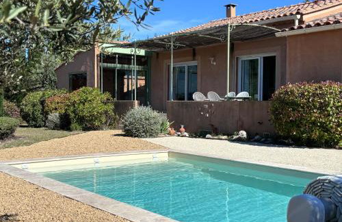 La Villa Tanamera, très jolie maison piscine, à 2 pas du centre-ville - Foto 2