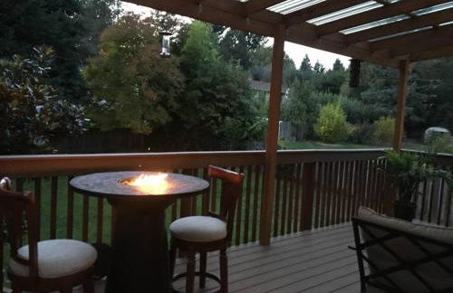 West Linn Relaxing Entire Home WiFi TV Yard BBQ Eateries - Foto 19