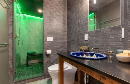 Modern Catskills Escape w Open Living Steam Shower Hot Tub w Mountain Views Minutes from Woodstock Trails Suncliff Vista - Foto 22