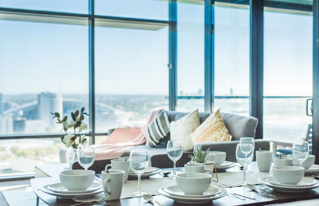 Luxury 2bed2bath APT @opaltower +view - Photo 10