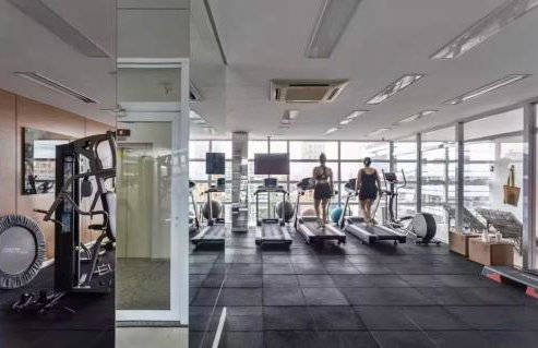 Apto 1405 com Piscina e Academia 2 Quartos Ar Condicionado no Centro Cívico com Garagem - Foto 19