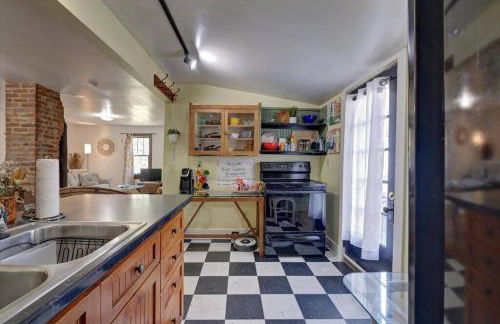 Boho Garden Bungalow Near IU, Downtown, EV Level 2 Station - Foto 13