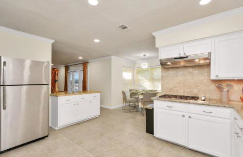 Luxury Retreat with Heated Pool, Firepit, Outdoor Cinema - Foto 61