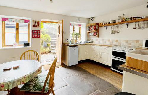 Foresters Inn Cottage - Photo 2