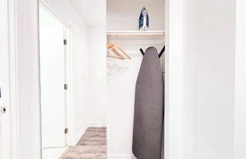 Cozy 3 BR Townhouse with Balcony - Photo 50